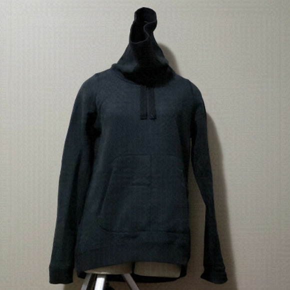 LULULEMON Gray Turtleneck - Picture 1 of 8